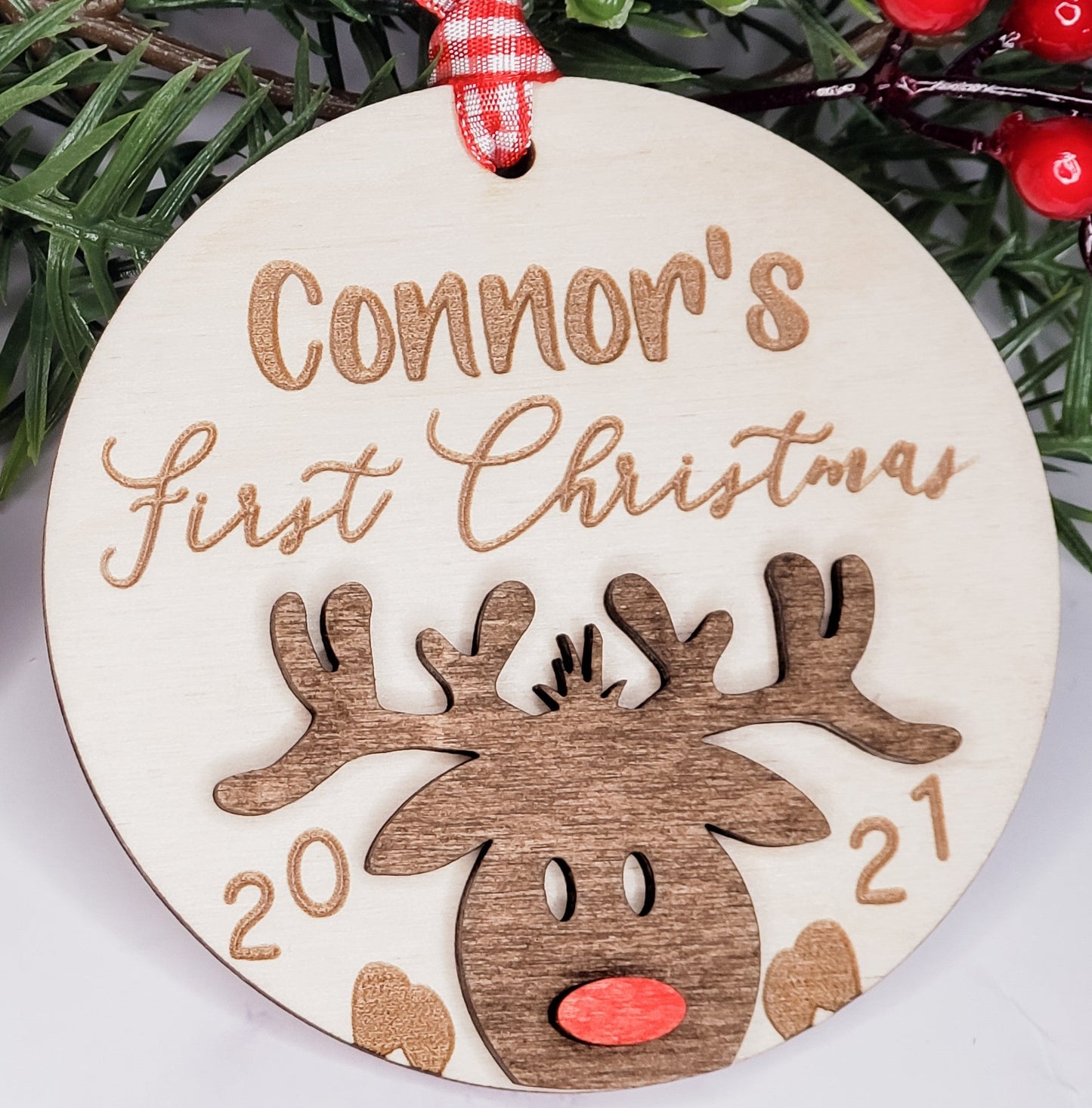 Primer adorno navideño de reno