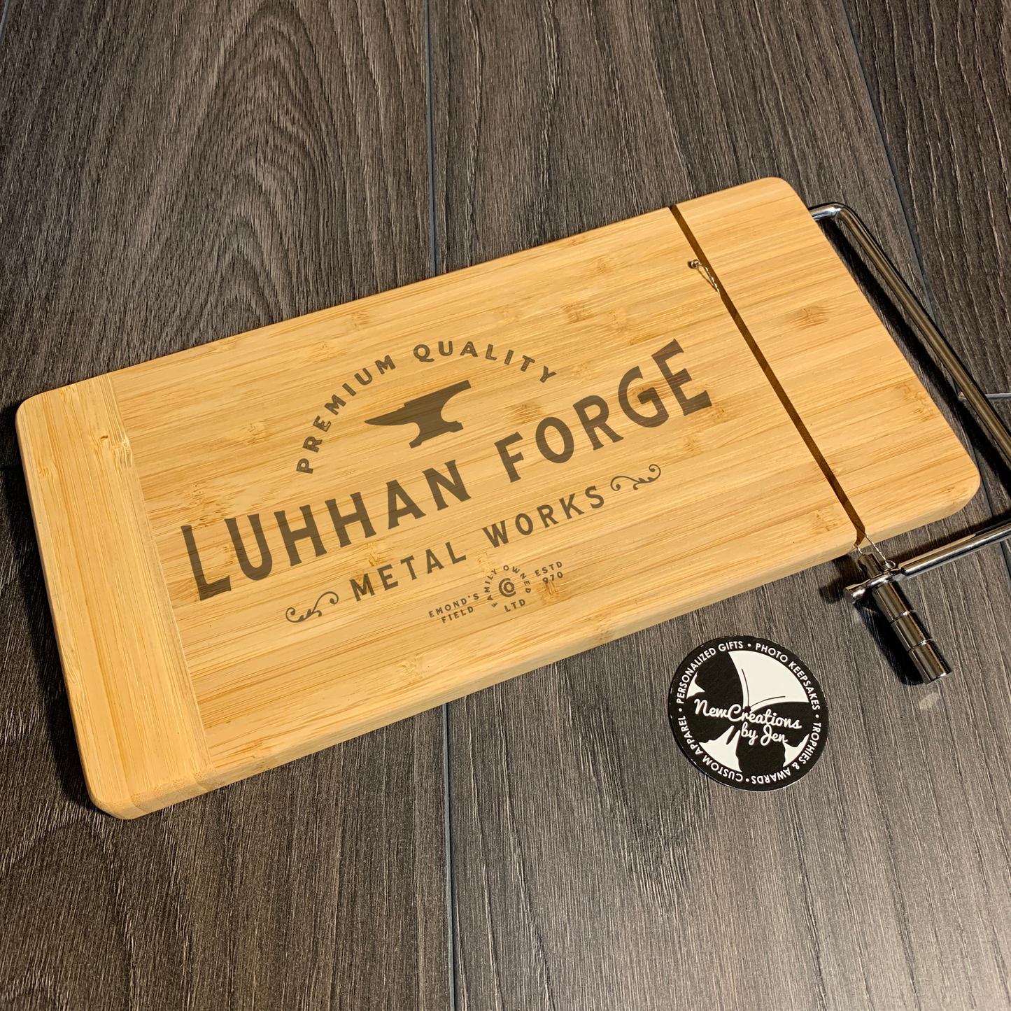 WWN Souvenir Series Bamboo Cutting Board with Cheese Slicer