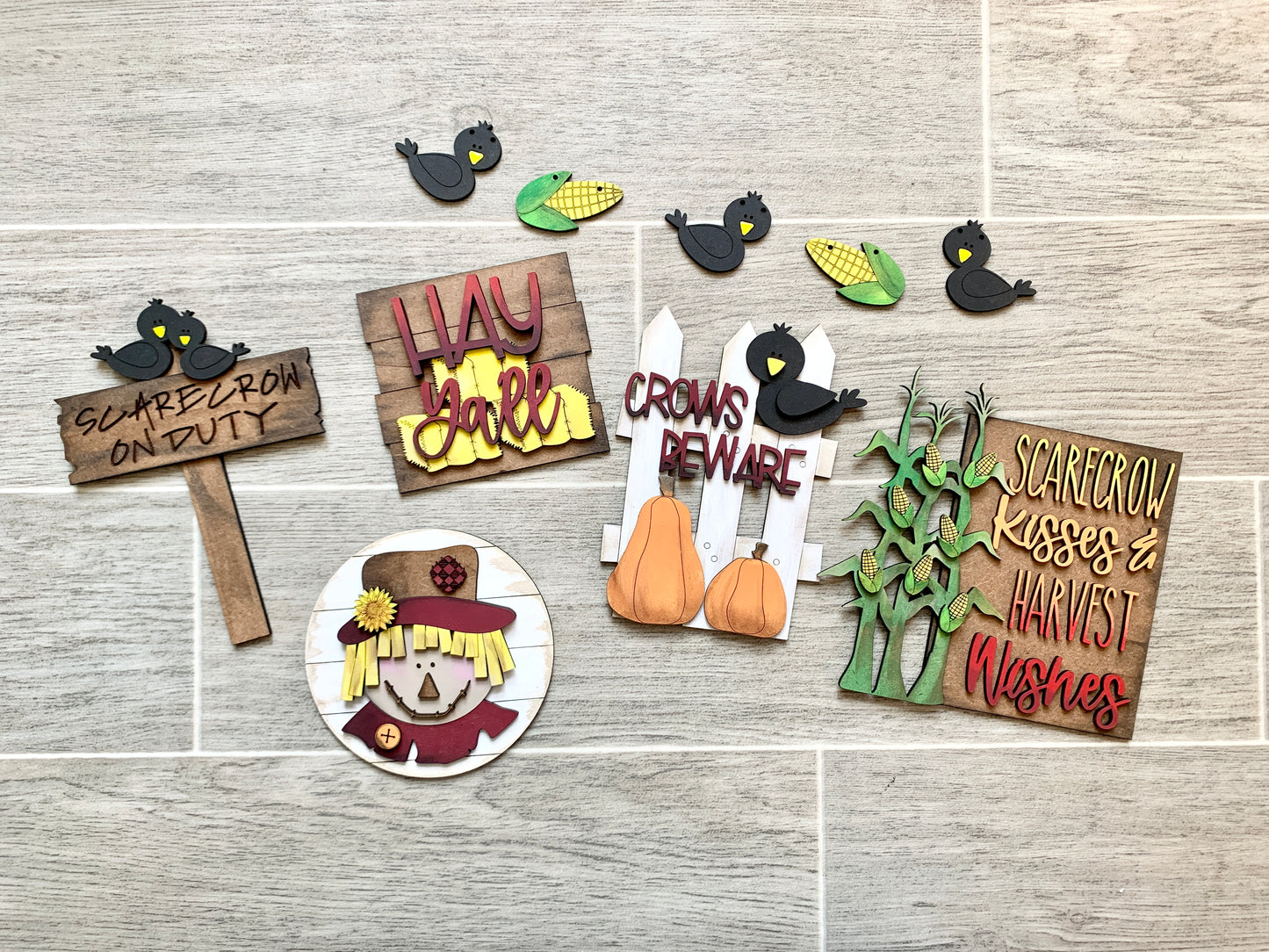 Bandeja escalonada de otoño de espantapájaros - Kit listo para pintar