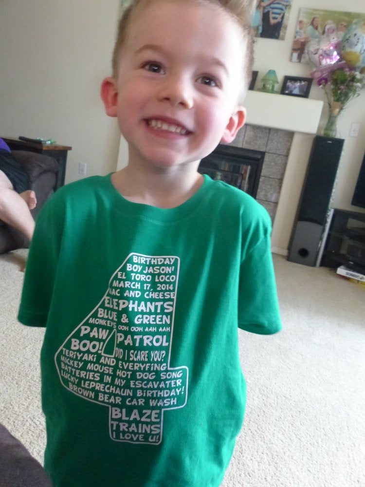 Camiseta para niño pequeño (las marcas varían según la disponibilidad)