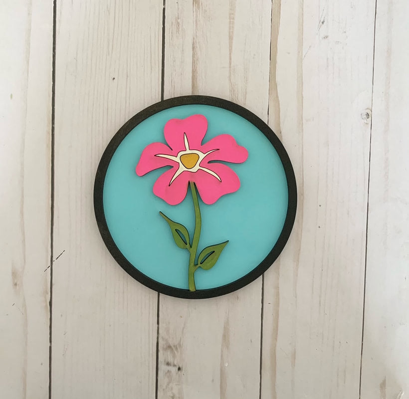 Inserto redondo de flor listo para pintar