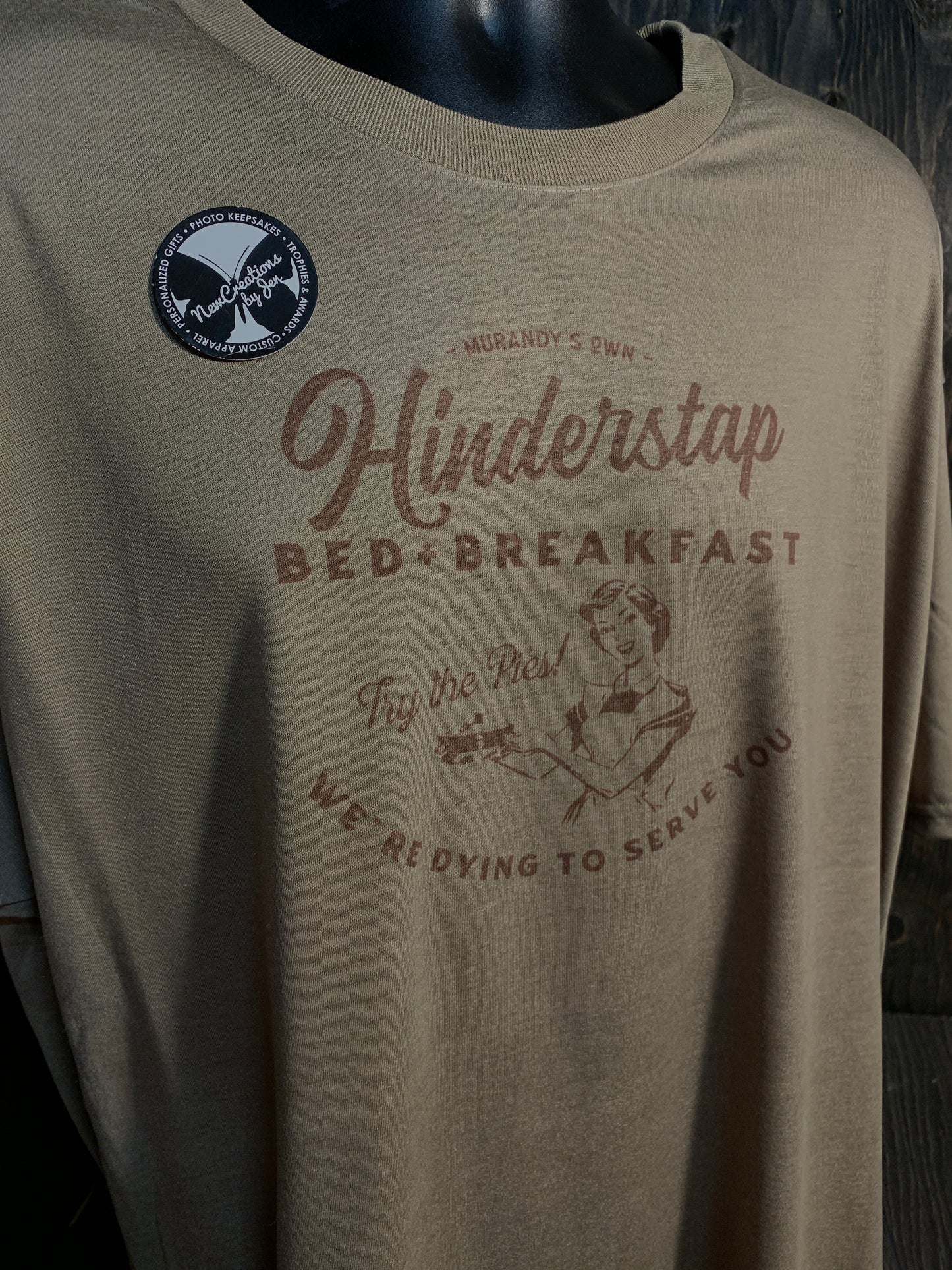 Hinderstap Bed & Breakfast - Wheel of Time Inspired Souvenir Lightweight Tees