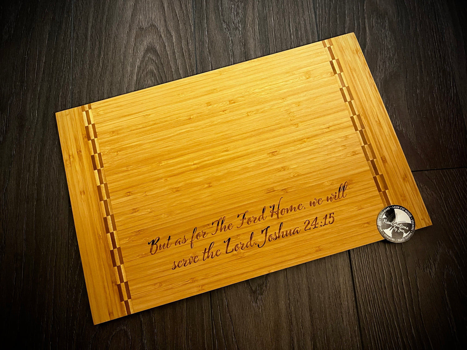 Engraved bamboo cutting board with butcher blockinlay