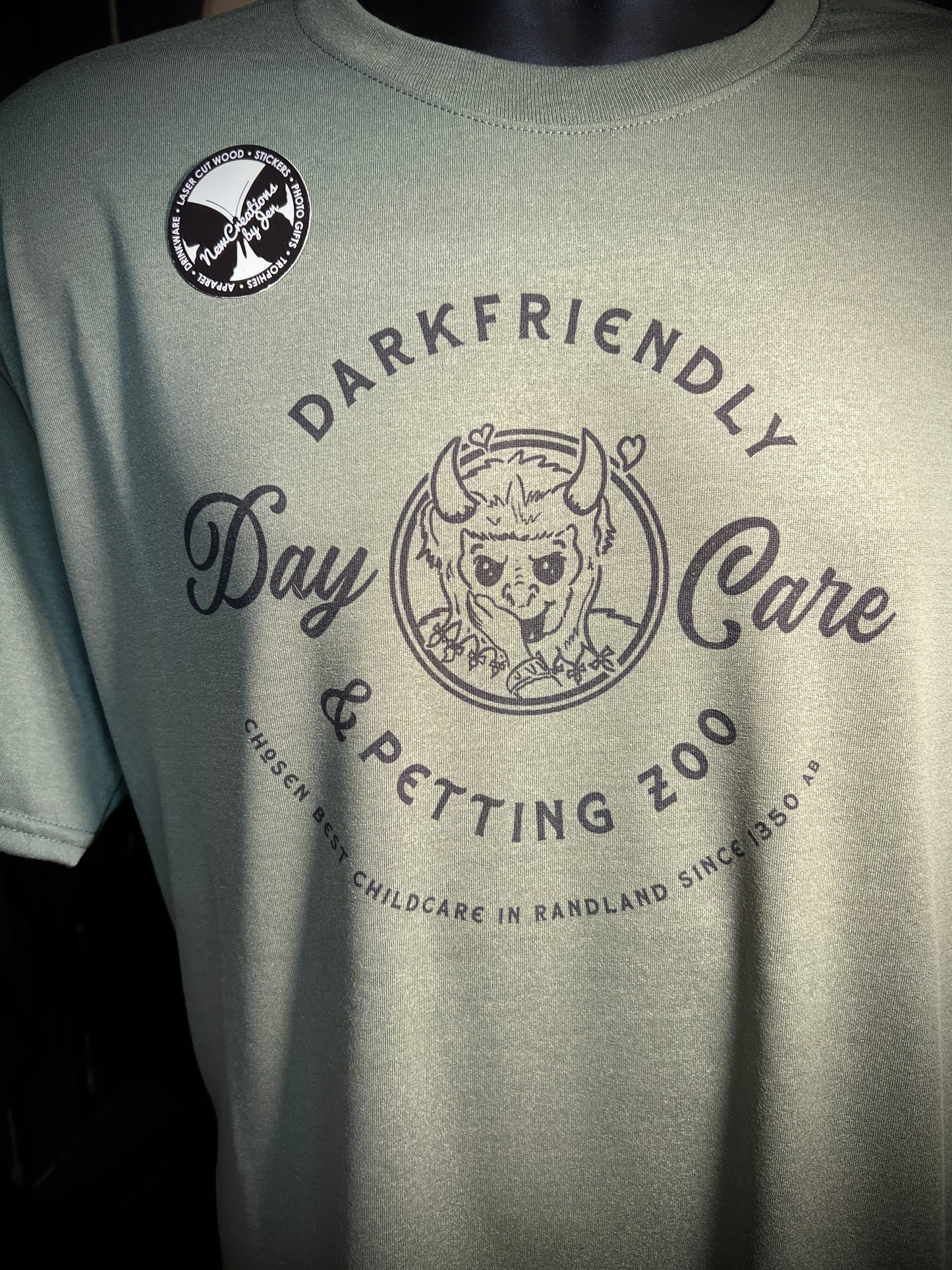 Guardería y zoológico de mascotas Darkfriendly: camisetas ligeras de recuerdo inspiradas en La Rueda del Tiempo