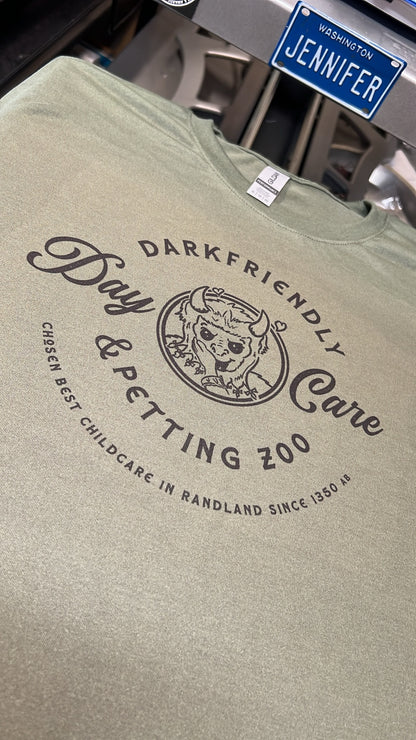 Guardería y zoológico de mascotas Darkfriendly: camisetas ligeras de recuerdo inspiradas en La Rueda del Tiempo