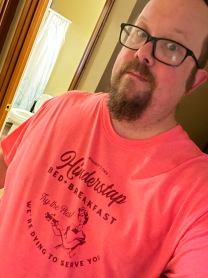 Hinderstap Bed &amp; Breakfast - Camisetas ligeras de recuerdo inspiradas en La Rueda del Tiempo