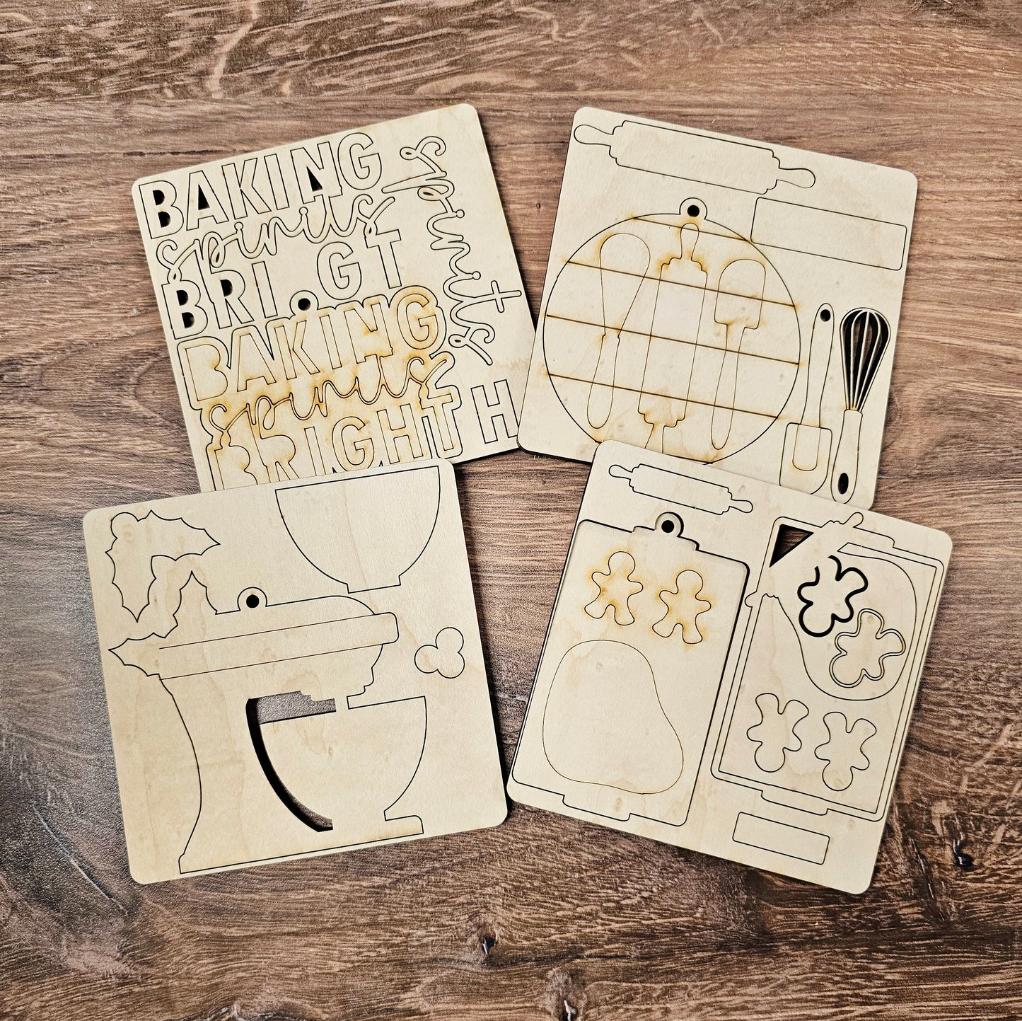 Juego de adornos navideños con recuerdos de repostería