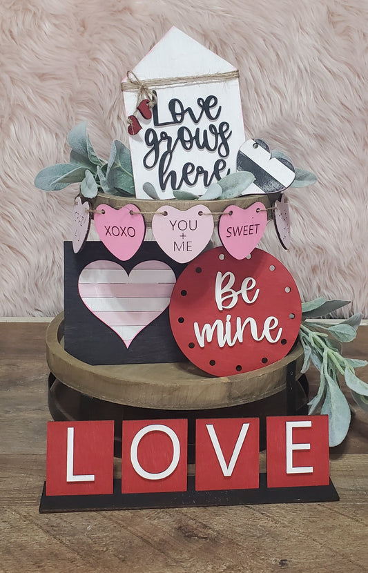 Bandeja escalonada "El amor crece aquí", dulce San Valentín - Kit listo para pintar