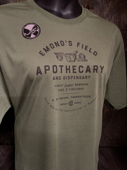 Camisetas ligeras de recuerdo inspiradas en La Rueda del Tiempo de Emond's Field Apothecary