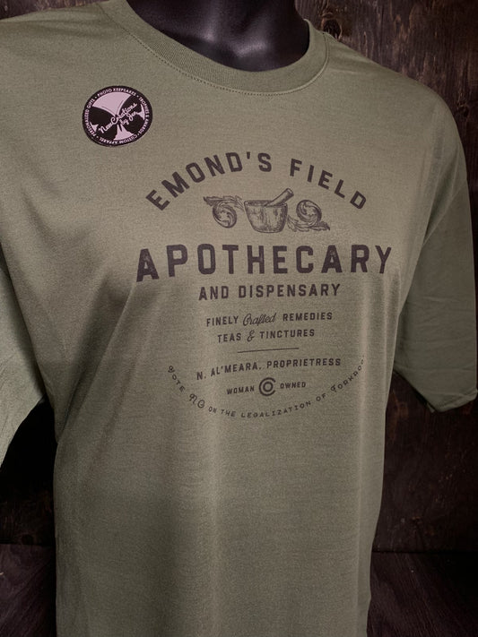 Camisetas ligeras de recuerdo inspiradas en La Rueda del Tiempo de Emond's Field Apothecary