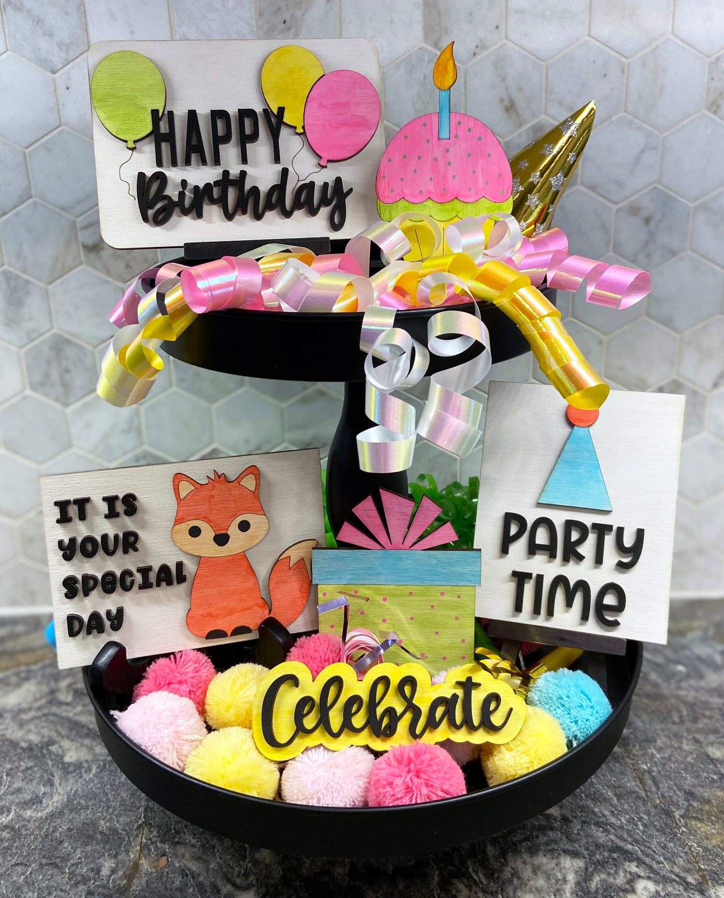 Kit de bandeja escalonada para celebrar cumpleaños