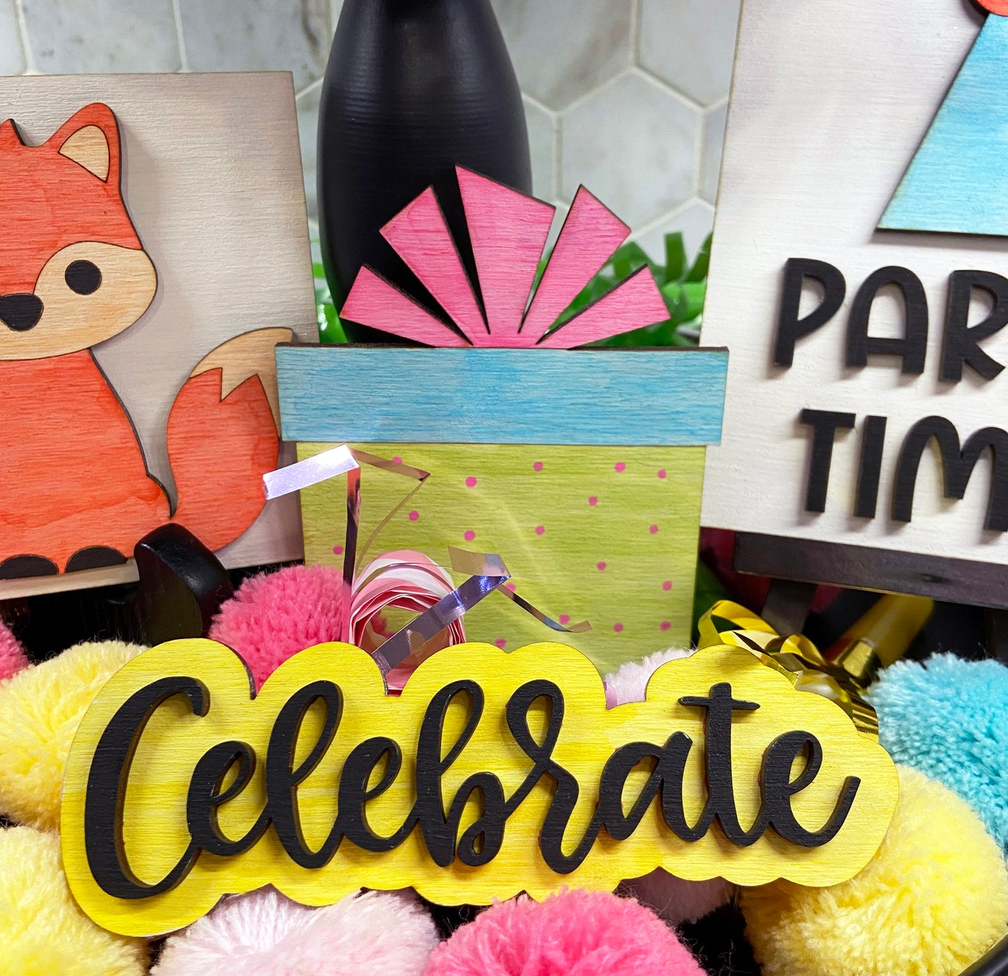 Kit de bandeja escalonada para celebrar cumpleaños