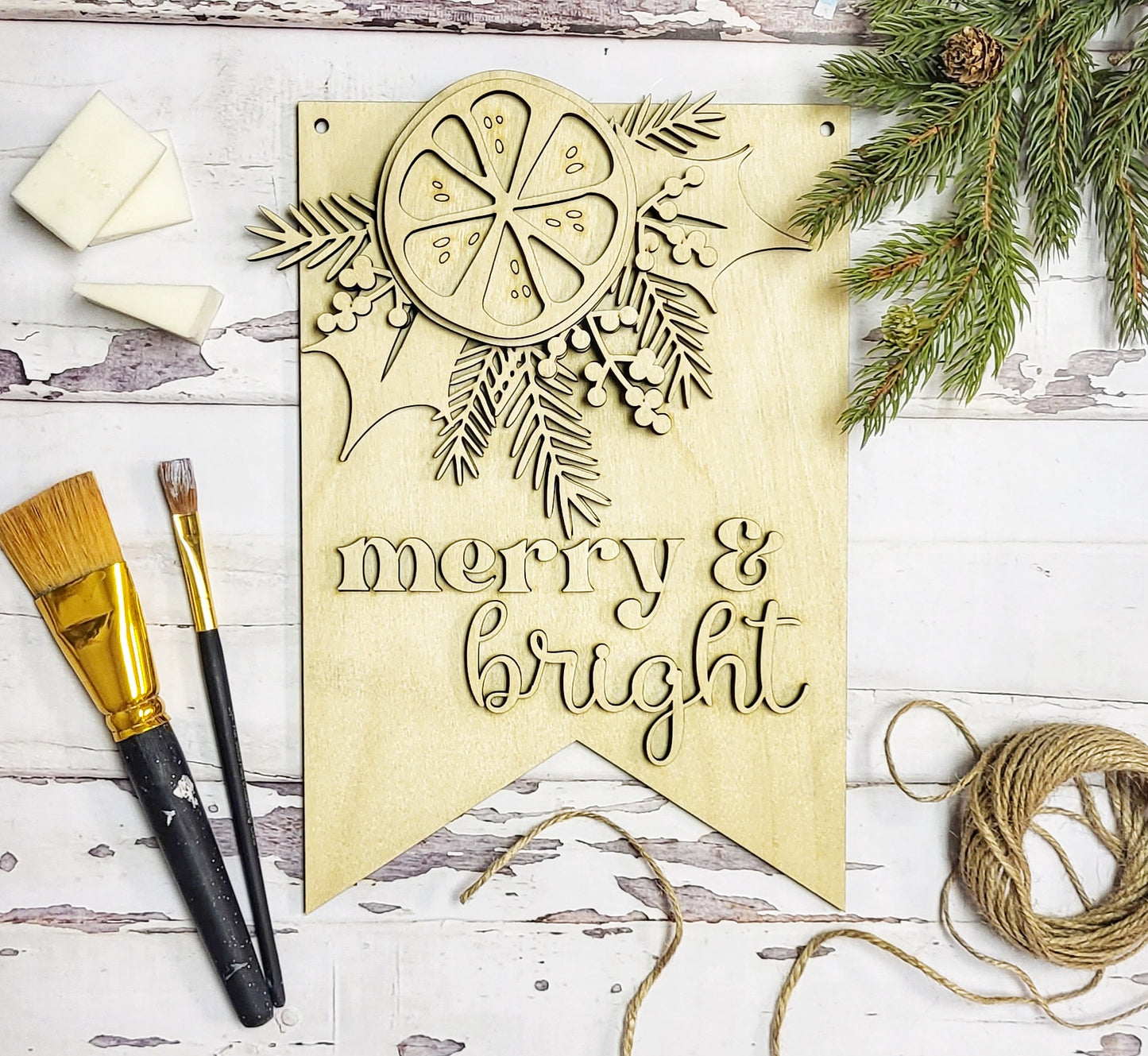 Letrero "Merry &amp; Bright - Listo para pintar" de 10,75 x 7,25 pulgadas para colgar en la puerta