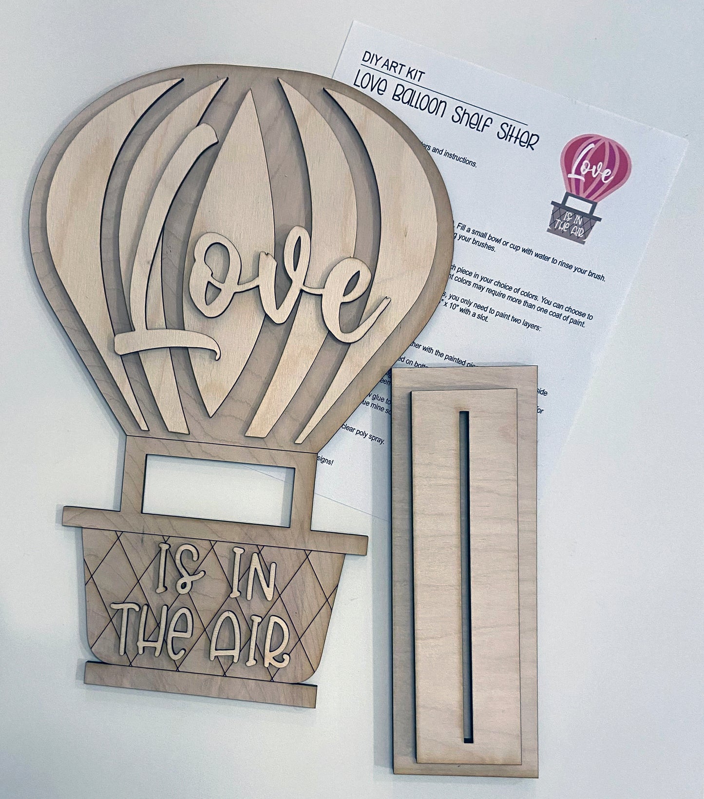 El amor en globo aerostático está en el aire - Estantería lista para pintar