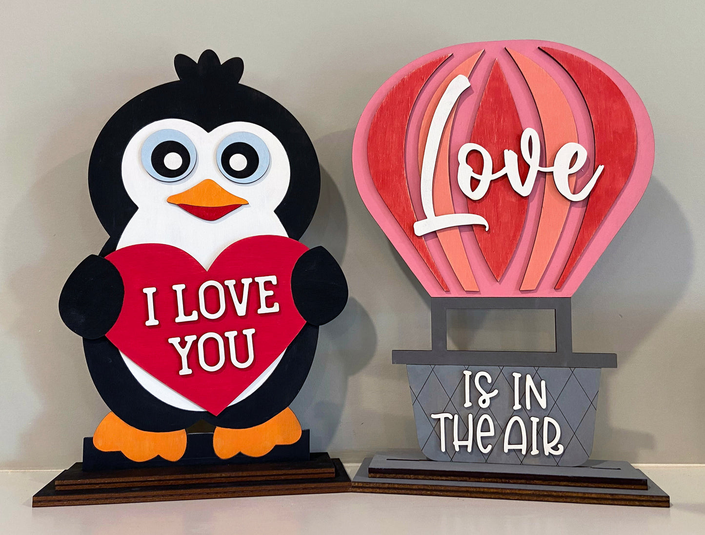 Pingüino TE AMO - Estantería lista para pintar
