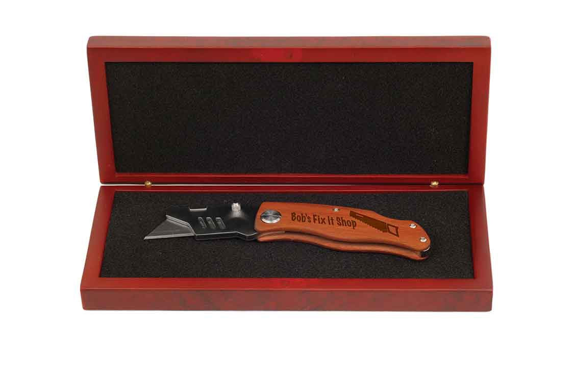 Cuchillo con mango de madera personalizado