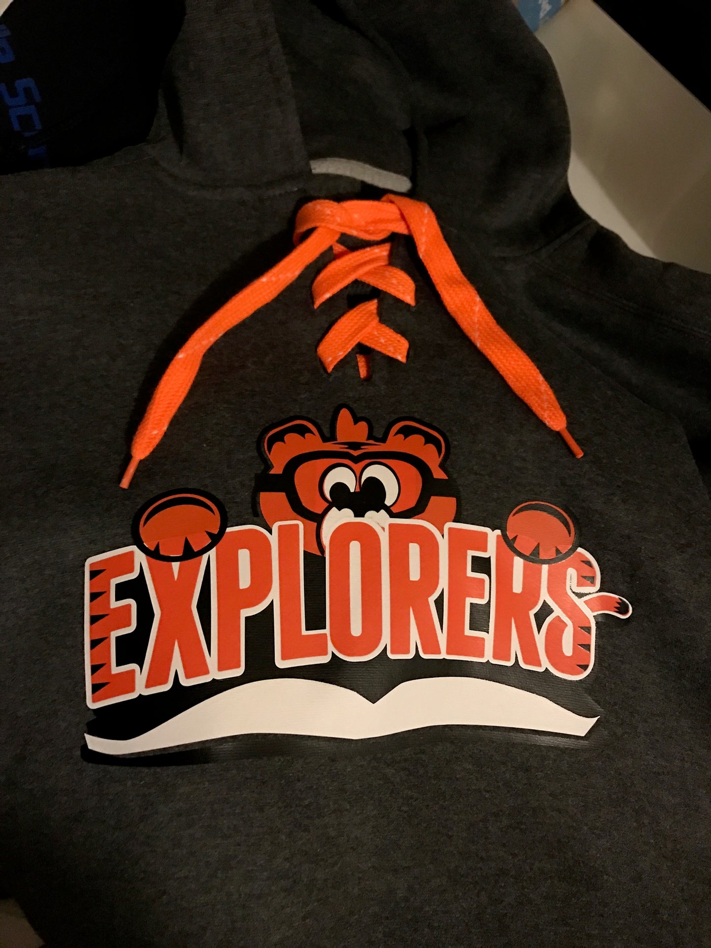 Sudadera deportiva premium con encaje - JA8830