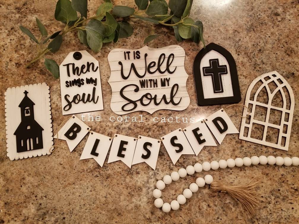 Paquete de bandejas escalonadas de estilo rústico con diseño de ventana de iglesia