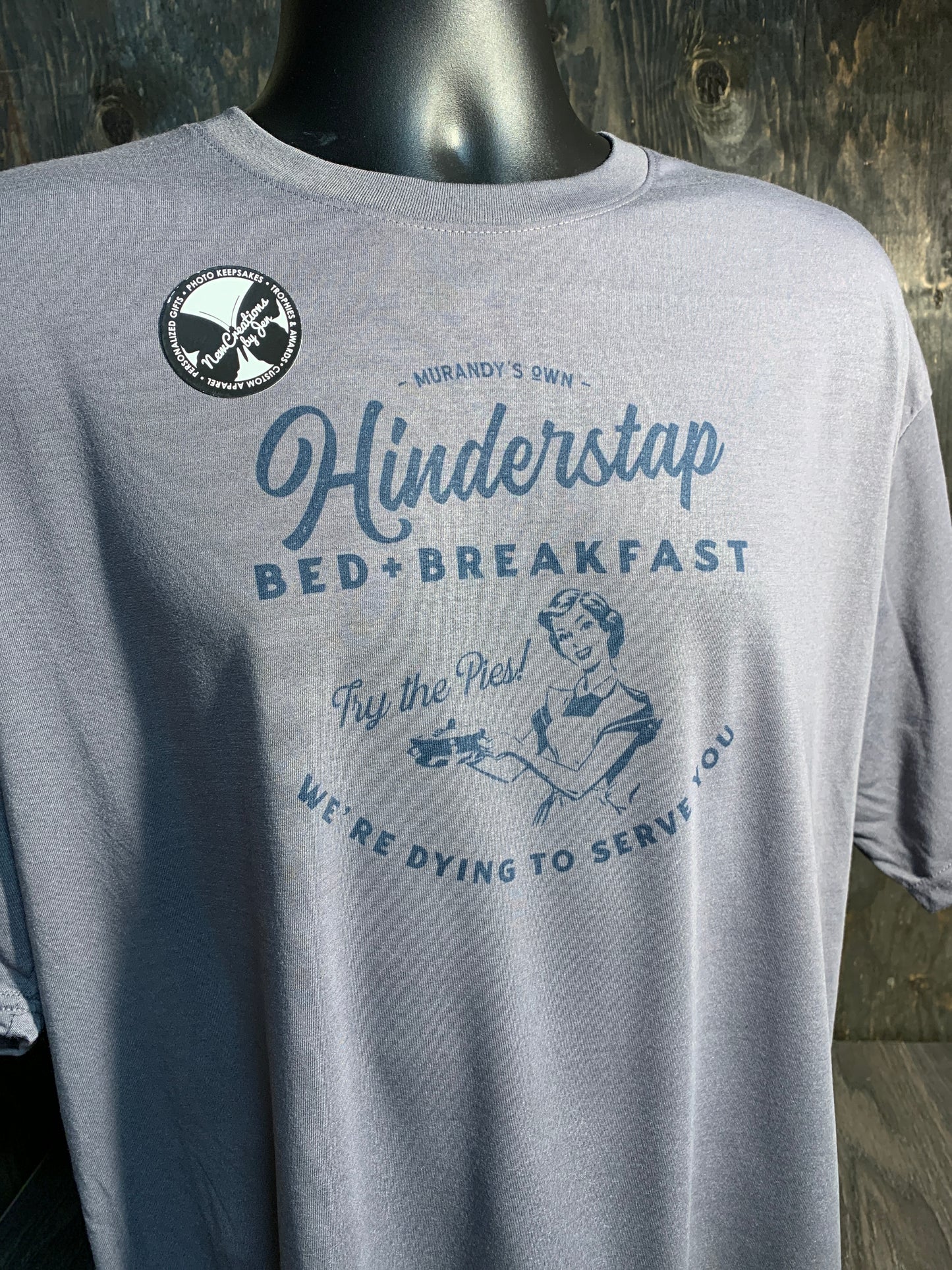 Hinderstap Bed &amp; Breakfast - Camisetas ligeras de recuerdo inspiradas en La Rueda del Tiempo
