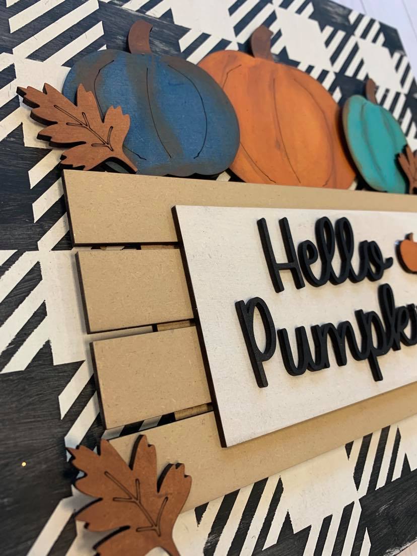 Letrero de 11.5" con diseño de cuadros escoceses de Hello Pumpkin - Listo para pintar