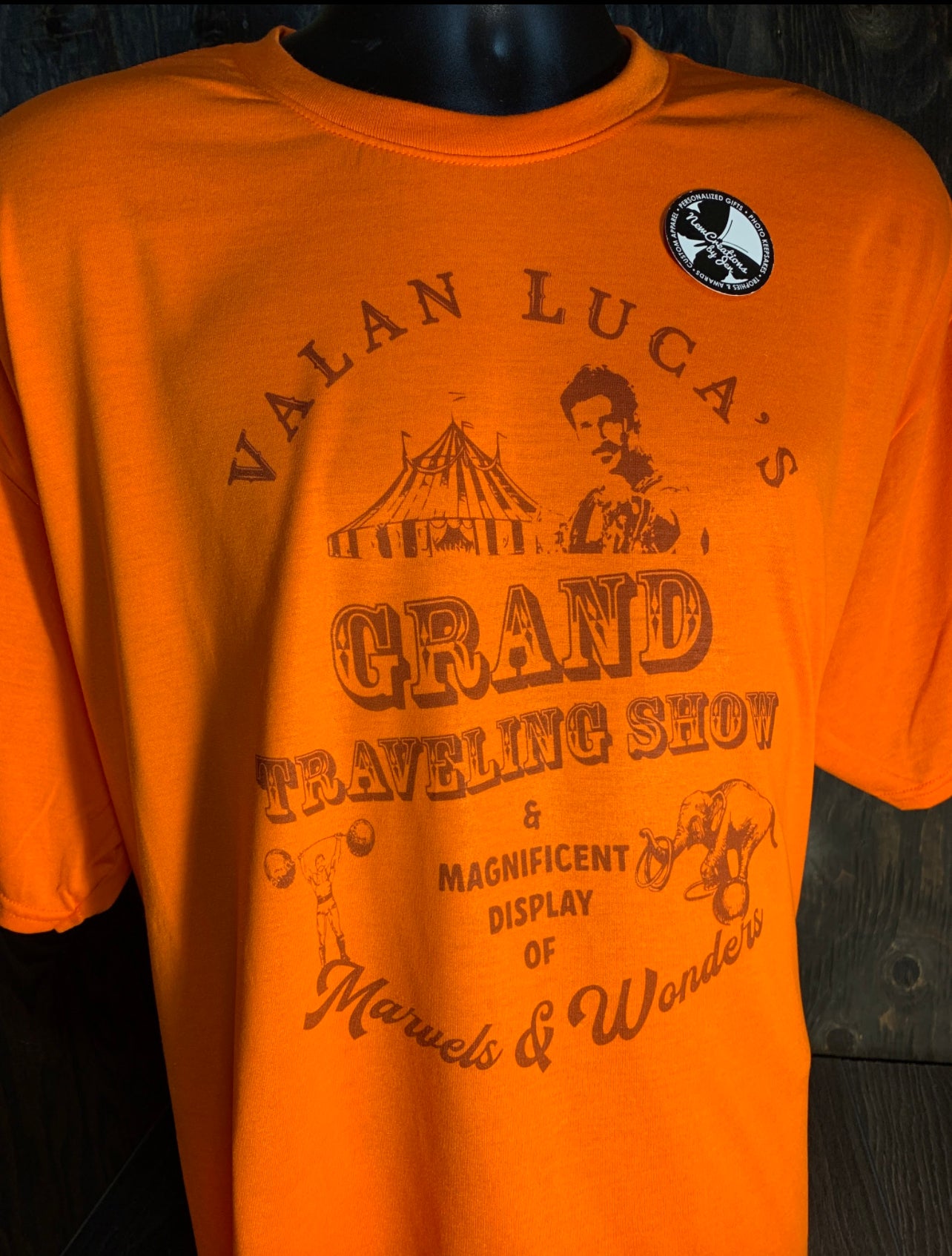 Valan Luca's Grand Traveling Show - Wheel of Time Inspired  Souvenir Lightweight  Tees