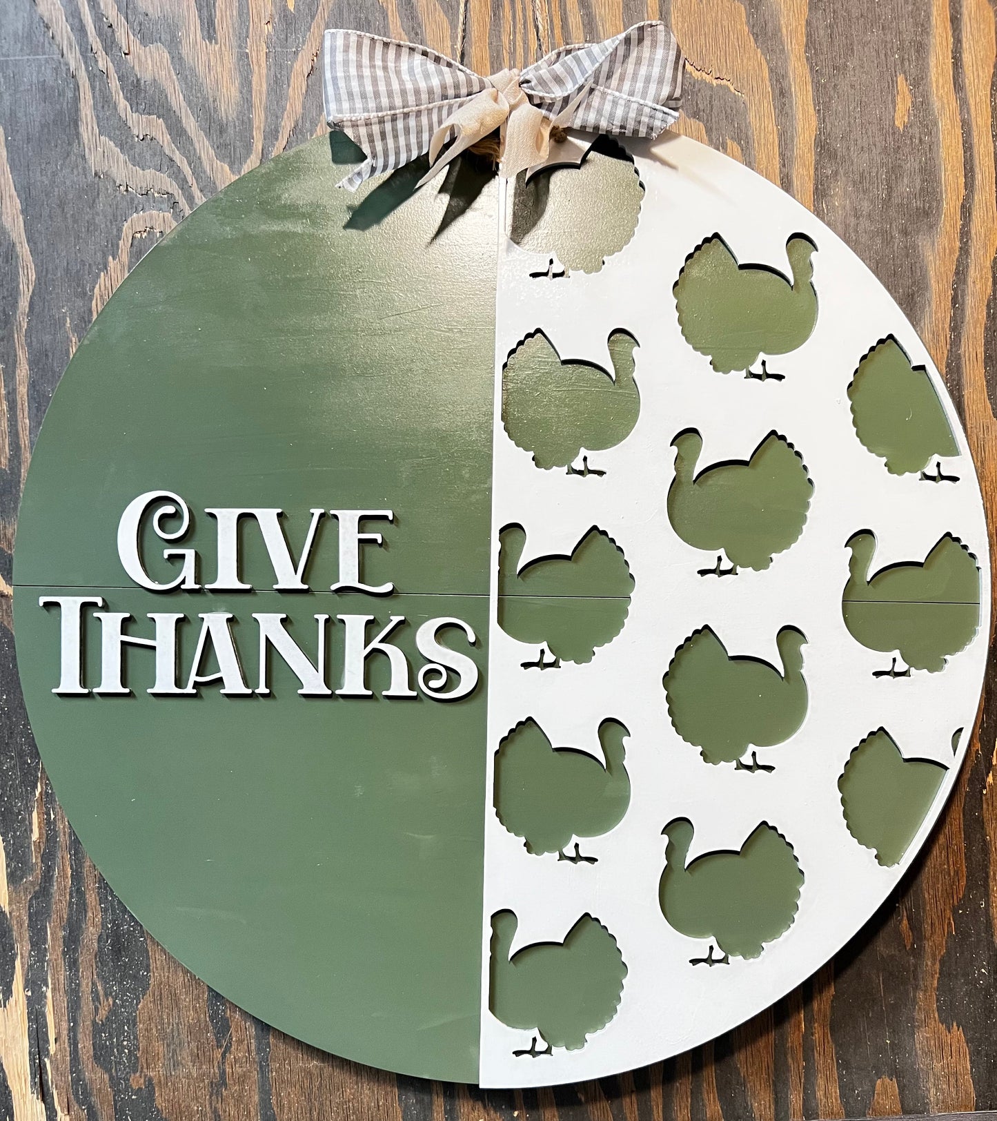 TERMINADO - Colgador de puerta con recortes de pavo "Dad gracias" - Redondo de 18"