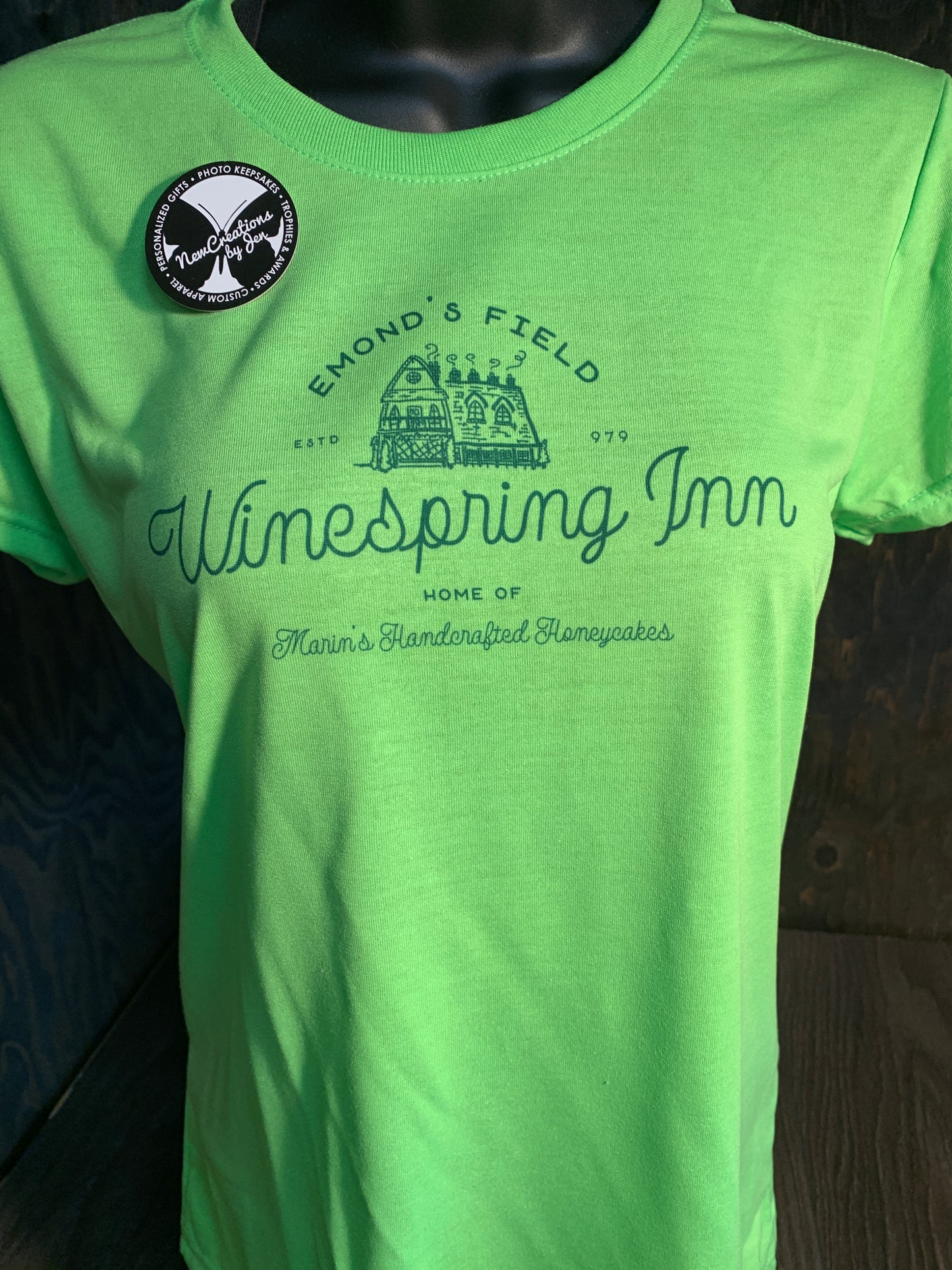 Winespring Inn - Camisetas ligeras de recuerdo inspiradas en la Rueda del Tiempo